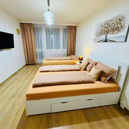 Apart For Rent Near Center Apartment Прага Екстериор снимка