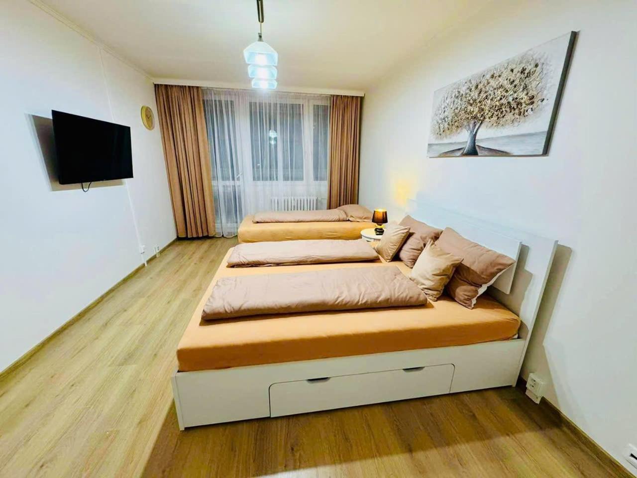 Apart For Rent Near Center Apartment Прага Екстериор снимка